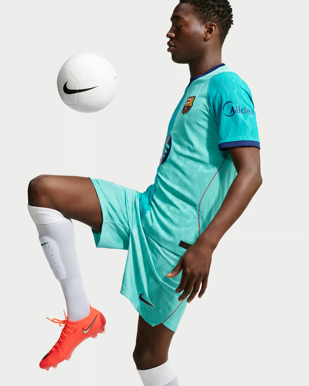 FC Barcelona 2026/27 Match – Terza